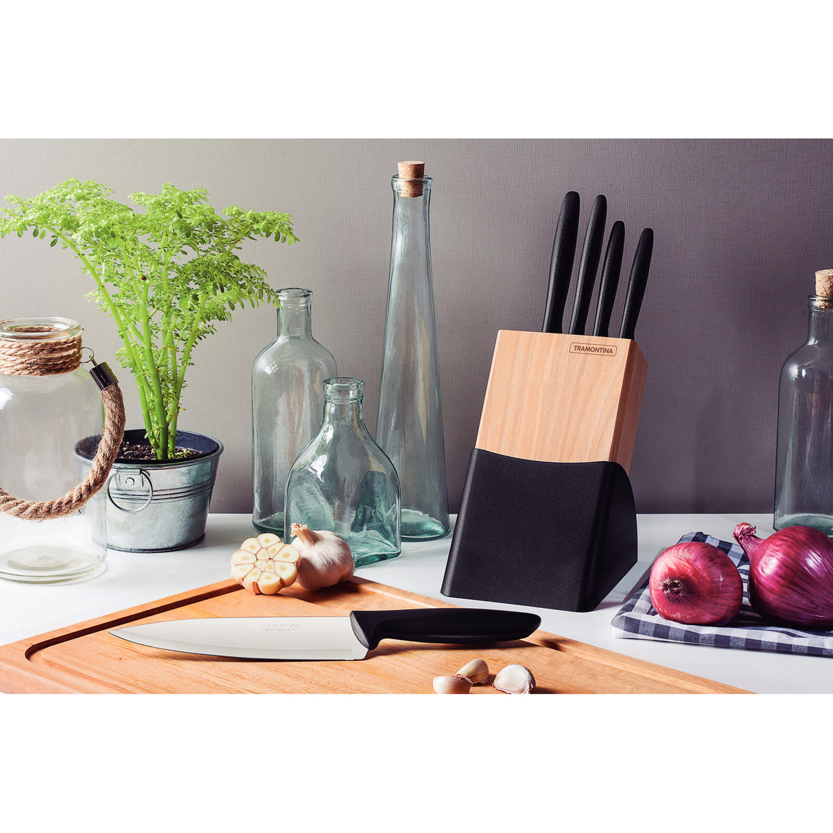 PLENUS 6 nažu komplekts ar koka bloku, melns