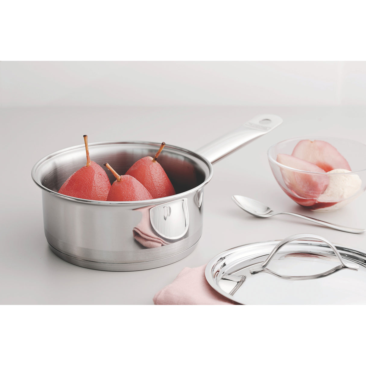 Professional, 14 cm 1,1 L roostevabast terasest kastmepann